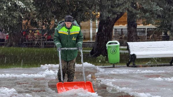 Снег в Ялте