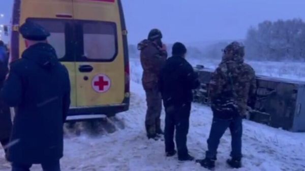 Автобус с туристами перевернулся в Тульской области