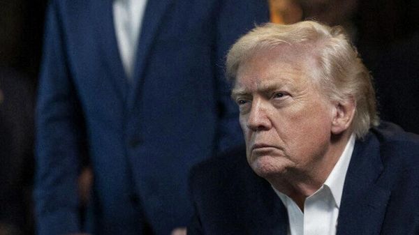 Дональд Трамп сидит рядом с директором ЦРУ Джоном Рэтклиффом, наблюдая за военной операцией США в Венесуэле