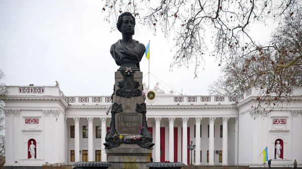 Памятник поэту А. С. Пушкину на Приморском бульваре в Одессе. Архивное фото
