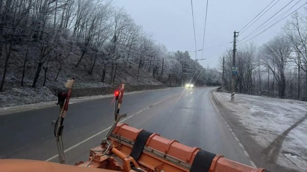 Спецтехника на дорогах Крыма