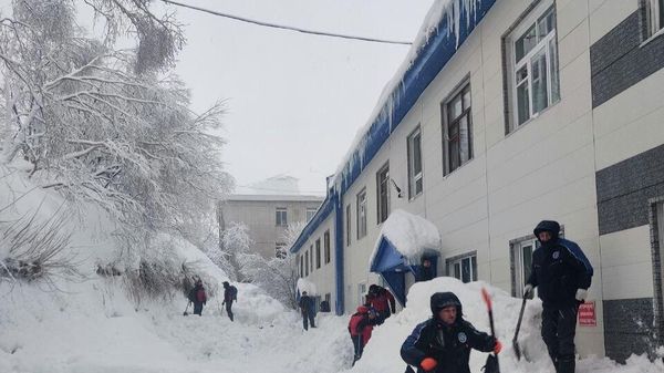 Петропавловск-Камчатский завалило снегом