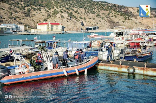 В Севастополе водолазы обследовали места купаний на Крещение