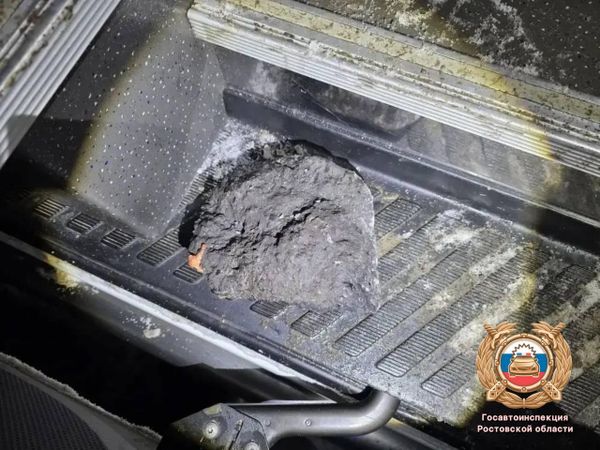 Водитель микроавтобуса погиб в Ростовской области