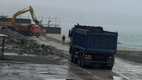 Ход ремонта берегоукрепительных сооружений в Ливадии Ход ремонта берегоукрепительных сооружений в Ливадии