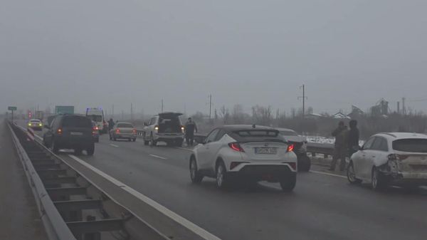 На трассе М-4 Дон затруднено движение из-за нескольких ДТП