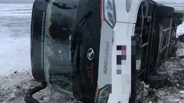 На Ставрополье перевернулся рейсовый автобус сообщением Севастополь - Астрахань 