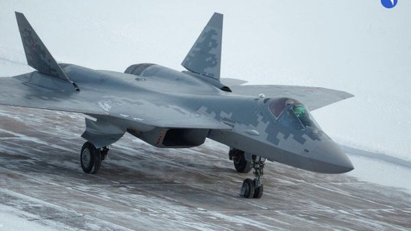 Самолет Су-57