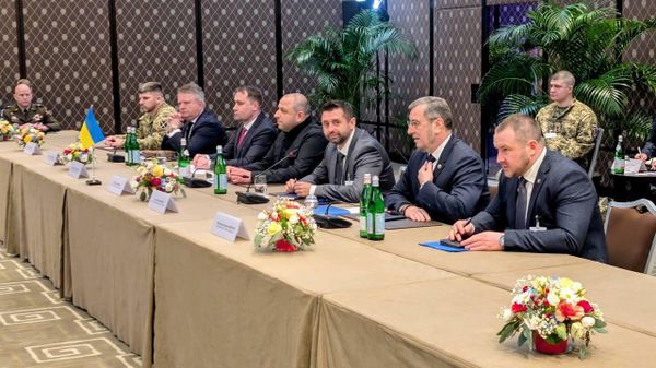 Украинская делегация на трехсторонних переговорах в Женеве