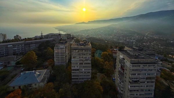 Рассвет над Ялтой