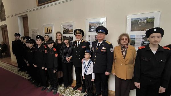 В Ливадийском дворце открылась выставка военкора РИА Новости Крым Защитники Отечества