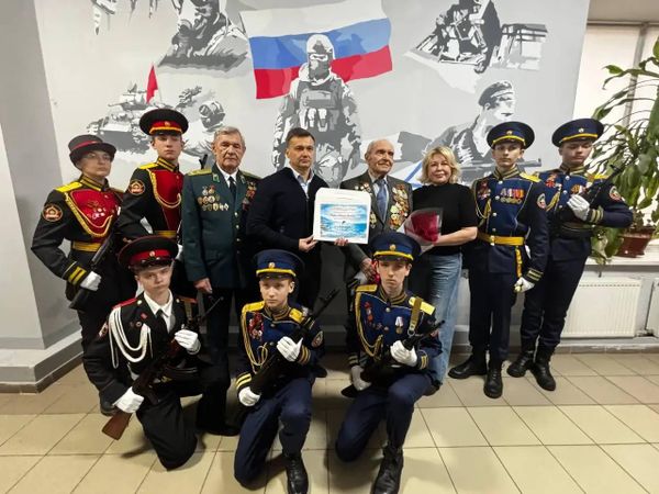 Поздравление администрации Ялты ветеранов с Днем защитников Отечества