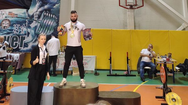 Фельдшер из Керчи Олег Калинцев стал Чемпионом мира по версии WPSO