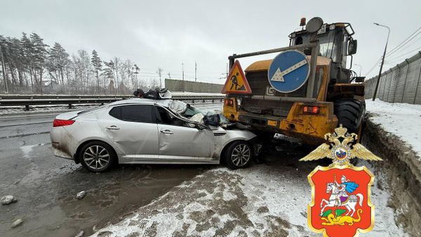 Двухлетний ребенок погиб в ДТС с погрузчиком на трассе М-4 Дон