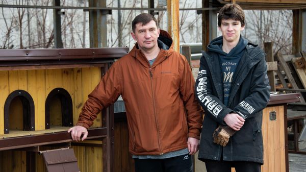 Ветеран СВО Андрей Ткаченко, который мастерит домики для животных