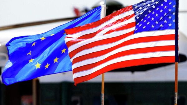 Флаги США и Европейского союза
