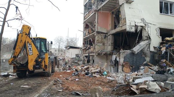 Последствия взрыва в жилой пятиэтажке в Севастополе