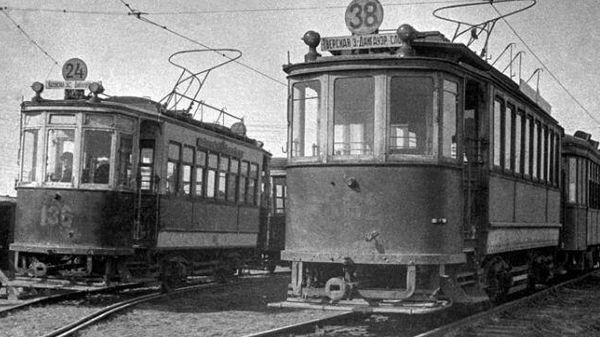 Трамваи в депо. Автор Б.Е. Вдовенко. 1935 год. Главархив Москвы
