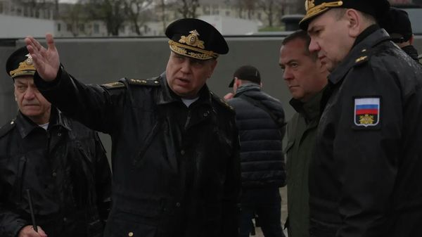 Медведев в Новороссийске провел совещание по безопасности побережья Черного моря