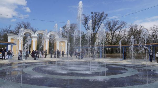 В Керчи открыли обновленный Приморский парк