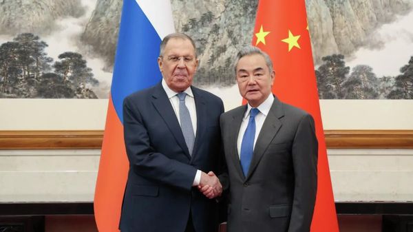 Глава МИД России Сергей Лавров и министр иностранных дел Китая Ван И 