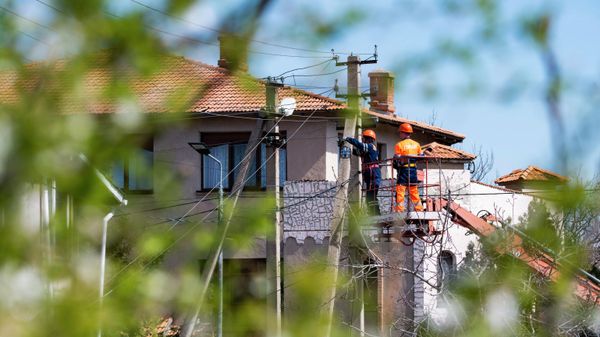 Восстановление сетей уличного освещения, ремонт светильников и замена ламп
