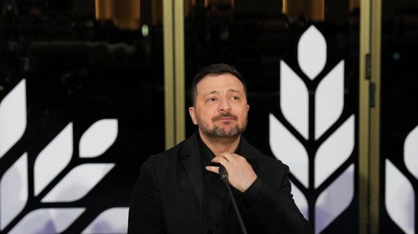 Владимир Зеленский принимает участие в саммите ЕС в Айя-Напе, Кипр