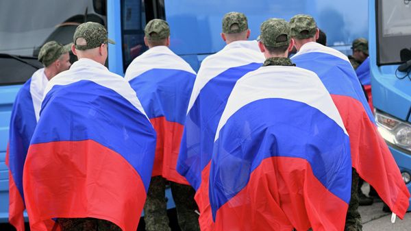 Возвращение российских военных из украинского плена