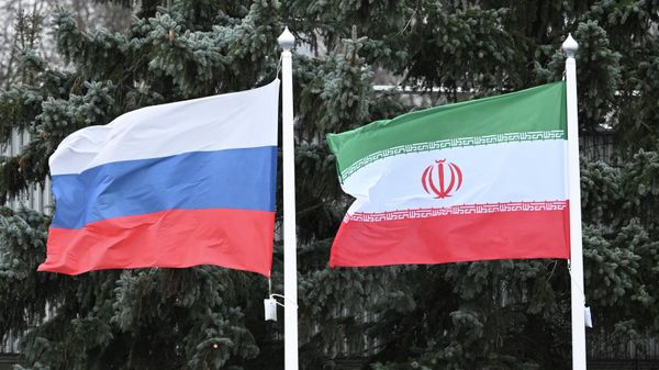 Флаги России и Ирана