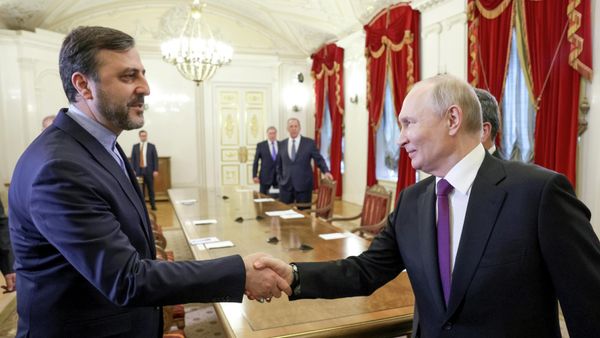 Встреча президента РФ Владимира Путина и главы МИД Ирана Аббаса Аракчи