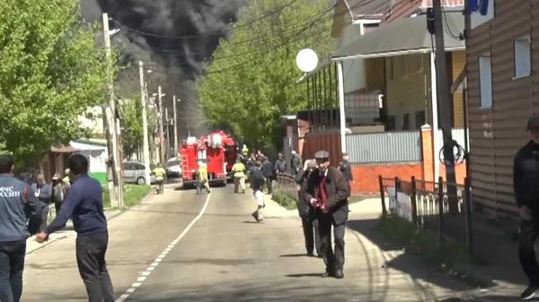 В Туапсе сильный пожар на НПЗ после падения украинского беспилотника
