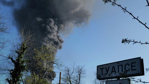 Пожар в Туапсе после атаки ВСУ