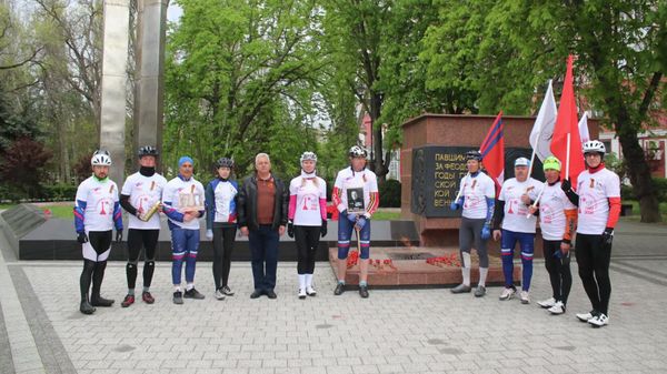 Феодосия встретила участников велопробега Сталинград-Севастополь