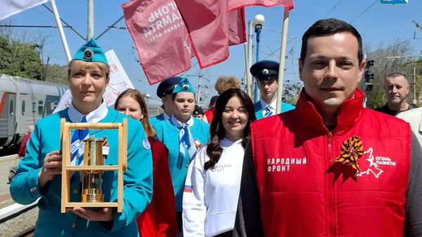 В Севастополь доставили частицу Вечного огня от Могилы Неизвестного Солдата в Москве