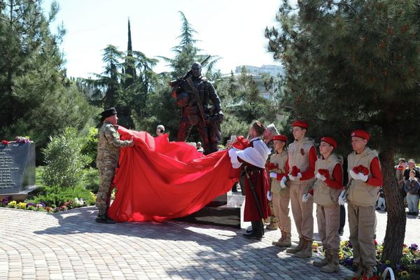 В Алуште открыли памятник героям СВО