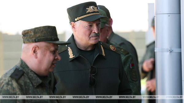 Президент Беларуси Александр Лукашенко на проведении совместной с Россией тренировки ядерных сил