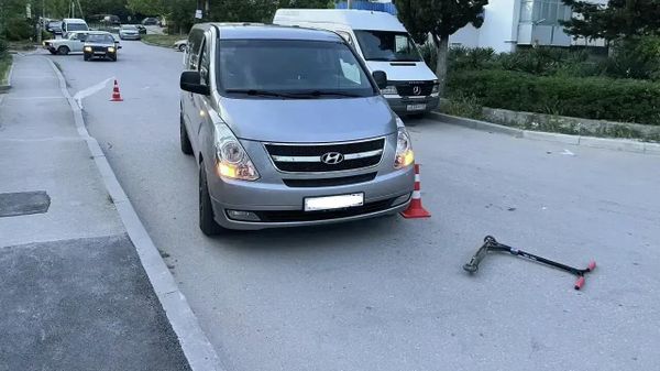 Иномарка сбила 10-летнего ребенка на самокате в Севастополе