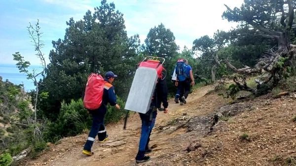 В Крыму туристка получила травму во время прогулки в Судаке