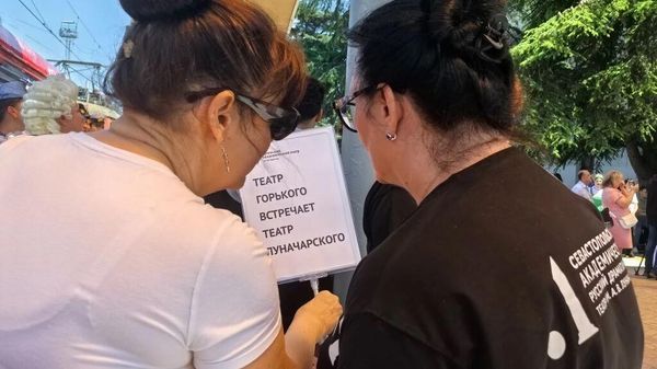 Встреча Театрального поезда на вокзале Симферополя