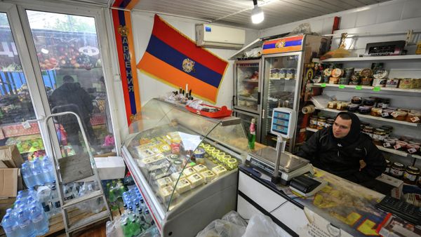 Магазин Продукты из Армении на территории Преображенского рынка в Москве.