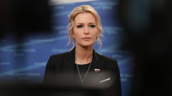Яна Лантратова в Государственной думе РФ в Москве