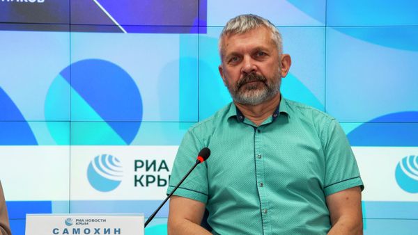 Председатель Отделения РГО в Республике Крым, старший преподаватель кафедры физической географии и геоморфологии факультета географии, геоэкологии и туризма КФУ им. В.И. Вернадского Геннадий Самохин