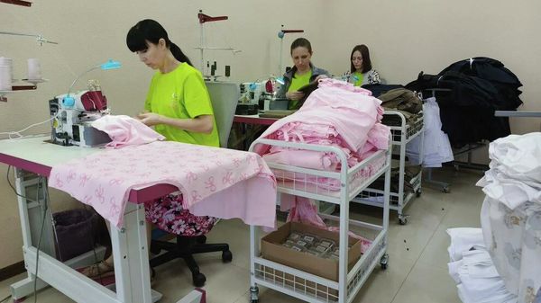 В Симферополе шьют детскую дизайнерскую одежду на предприятии с полным циклом производства