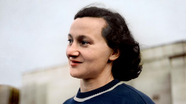 XV летние Олимпийские игры (19 июля - 3 августа 1952 года) в Хельсинки (Финляндия). Советская гимнастка, абсолютная чемпионка XV Олимпийских игр Мария Гороховская.