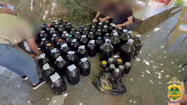 В Геленджике у пенсионера изъяли 1,3 тонны домашнего вина
