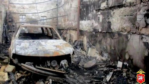 В Крыму пьяный мужчина поджег авто и едва не спалил дом бывшей жены