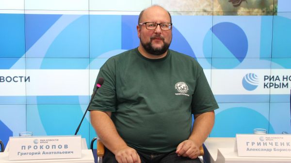 Старший преподаватель кафедры геоэкологии факультета географии, геоэкологии и туризма Института Таврическая академияКФУ им. В.И. Вернадского, научный сотрудник лаборатории гидробиологии Научно-исследовательского центра пресноводной и солоноватоводной гидробиологии – филиала ФИЦ ИнБЮМ имени А. О. Ковалевского Григорий Прокопов