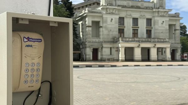 В городах Крыма устанавливают стационарные уличные телефоны
