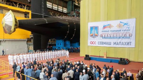 Новейший атомный подводный крейсер Ульяновск выведен из эллинга