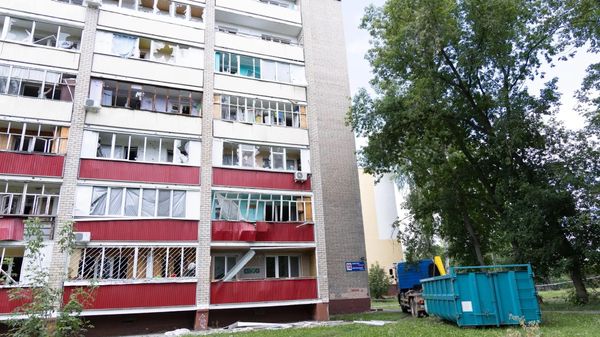 Дом в Нижнекамске, поврежденный в результате атаки беспилотника